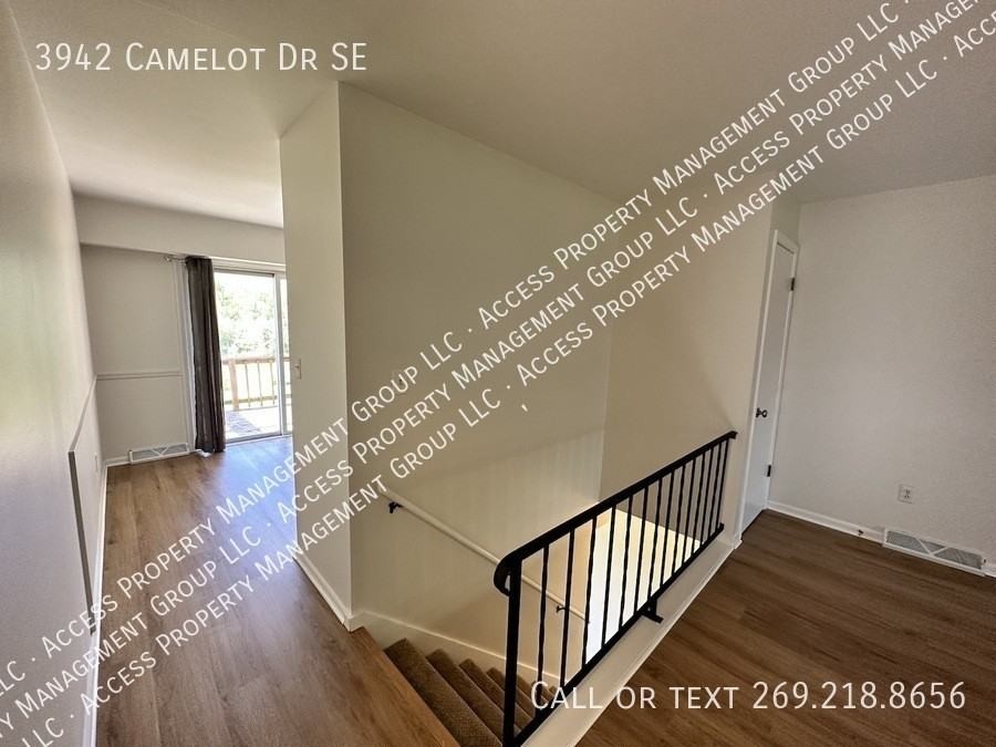 3942 Camelot Dr Se - Photo 6 of 33