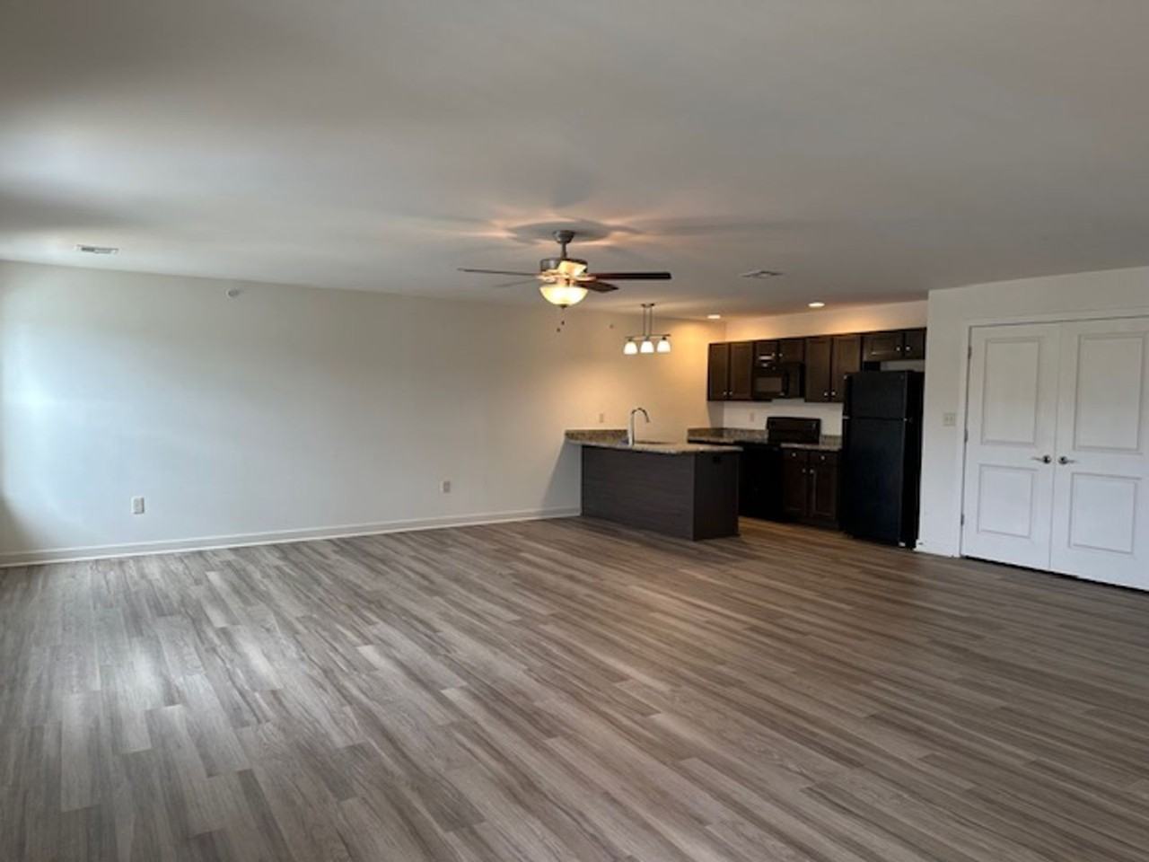 1708 Fairmont Dr #301 - Photo 4 of 14