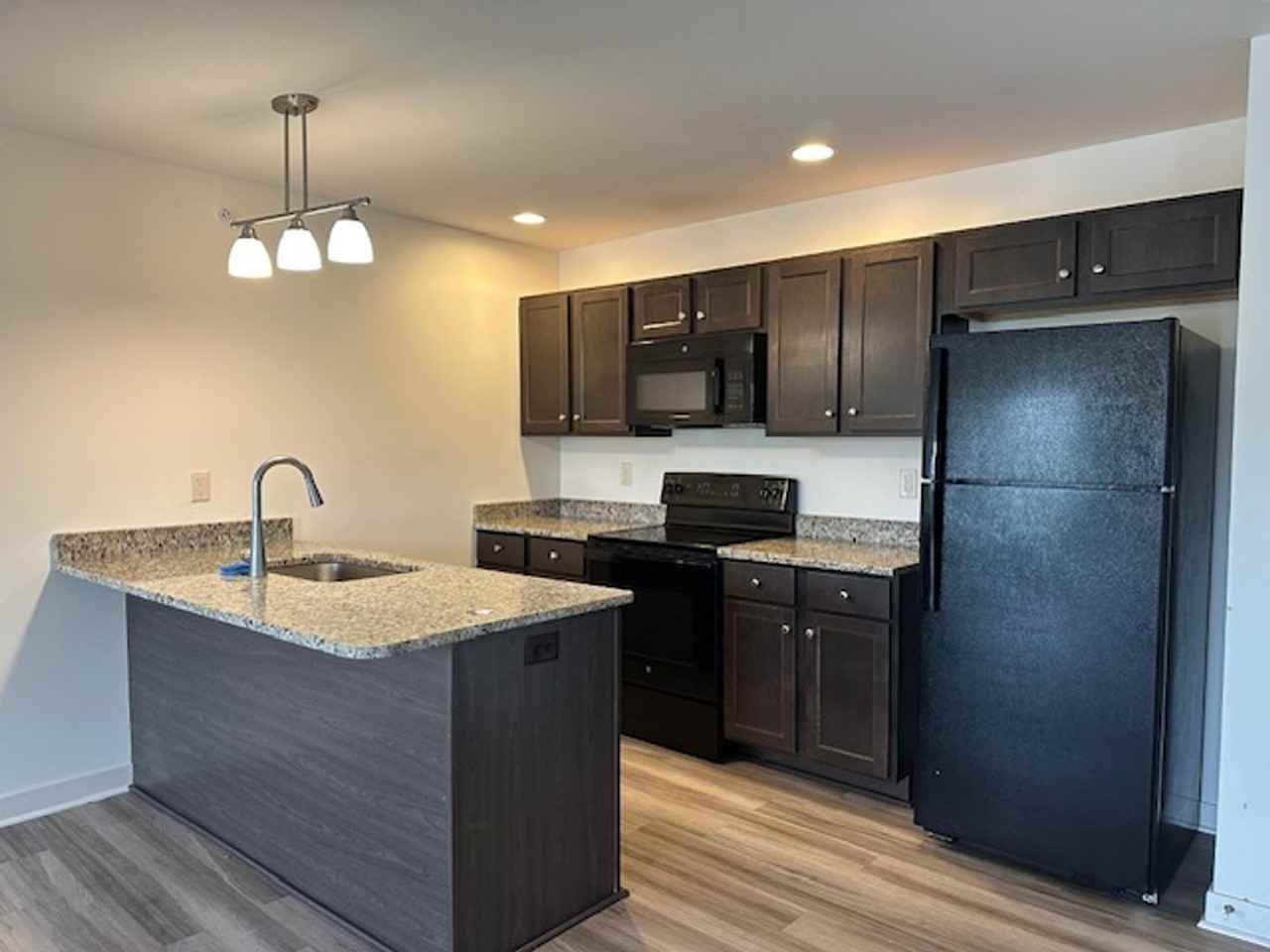 1708 Fairmont Dr #301 - Photo 5 of 14