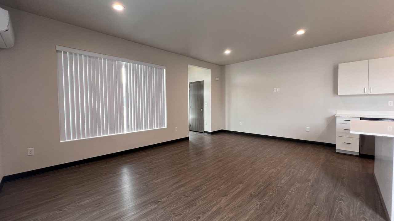 841 Greenfield Dr - Photo 3 of 17