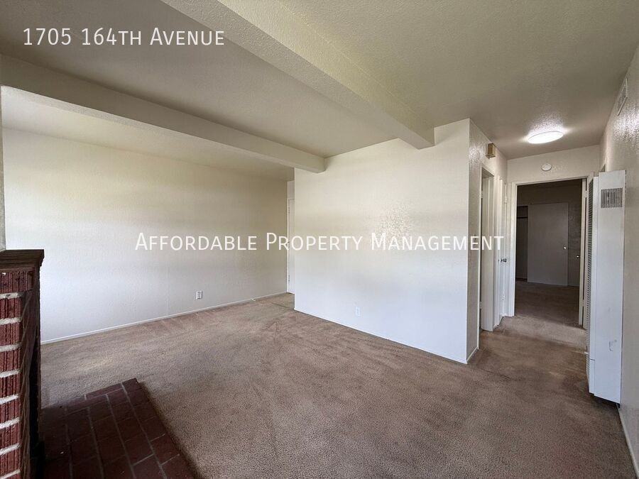 1705 164th Ave - Photo 4 of 12