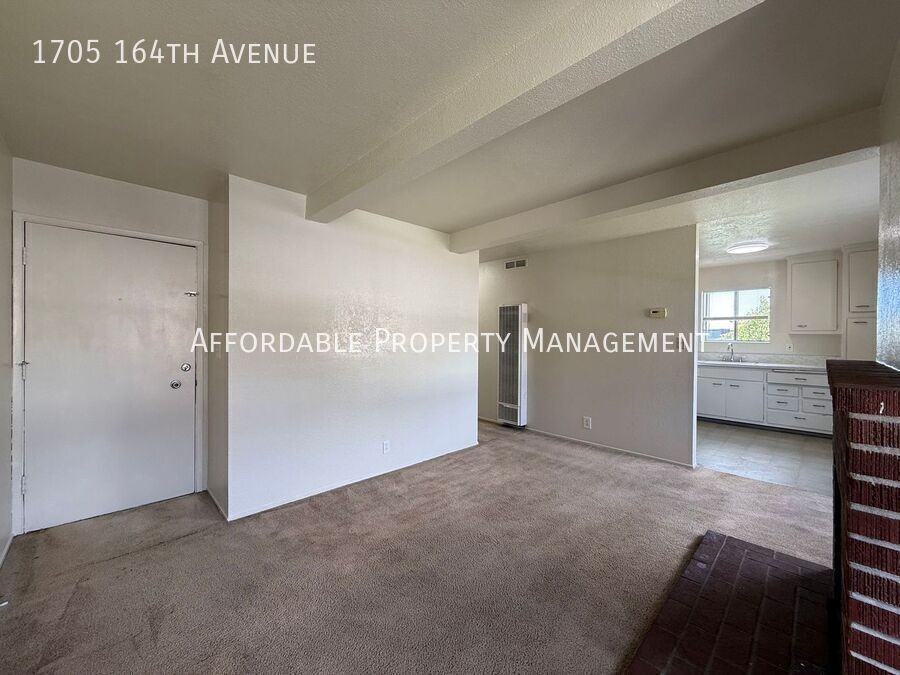 1705 164th Ave - Photo 5 of 12
