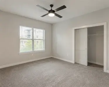 805 Elm St - Photo 3 of 4