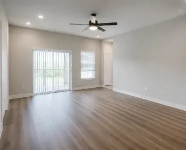 818 Singleton Blvd - Photo 2 of 4