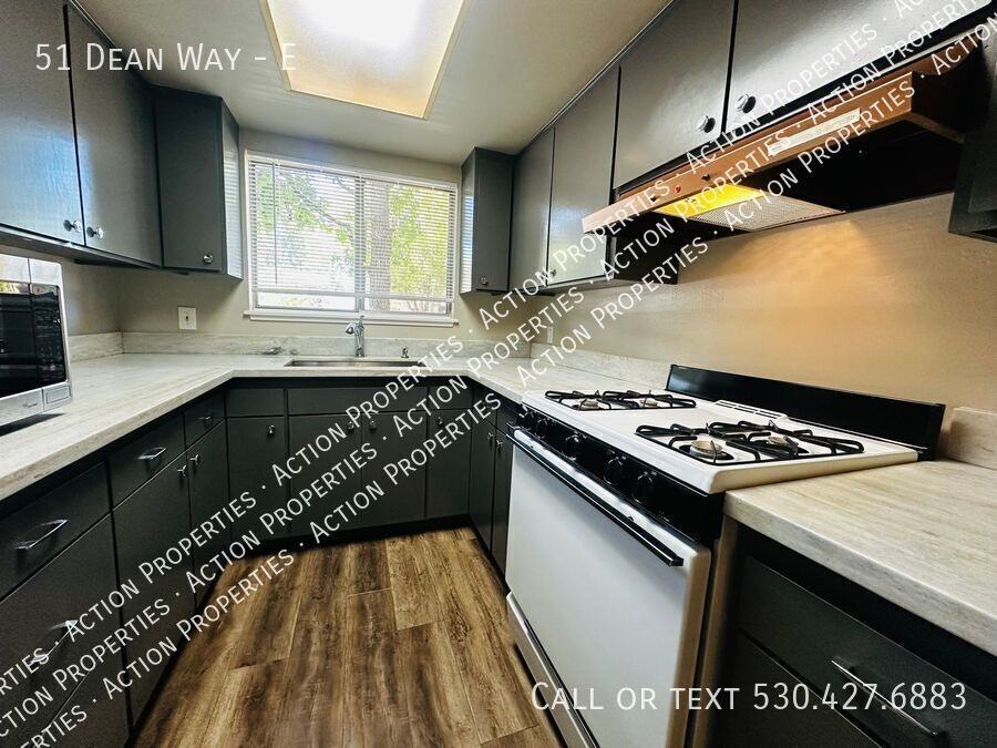 51 Dean Way #E - Photo 2 of 17