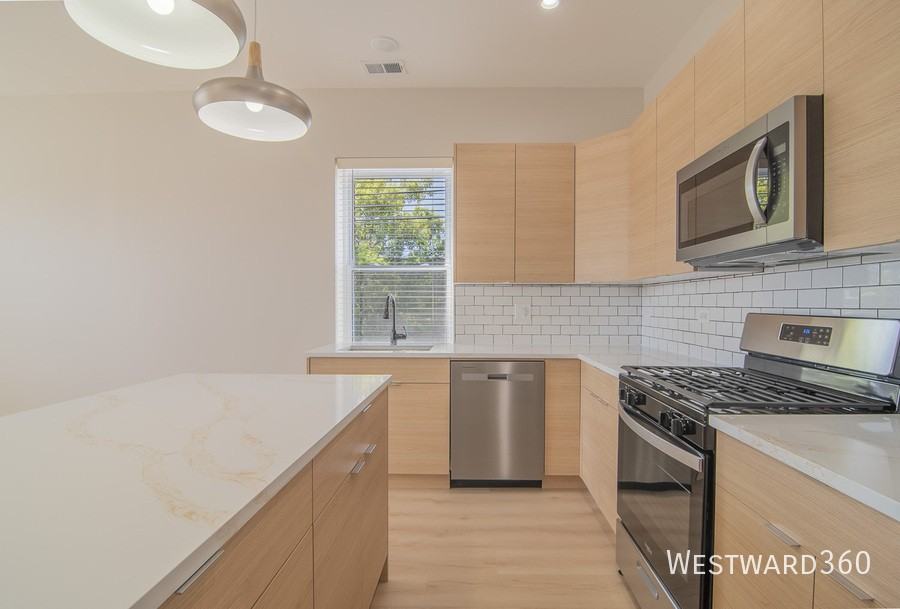 1546 N Homan Ave #1 - Photo 2 of 19