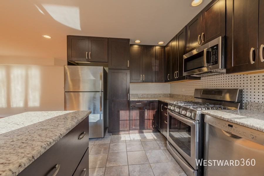 3125 Lake Ave - Photo 4 of 20