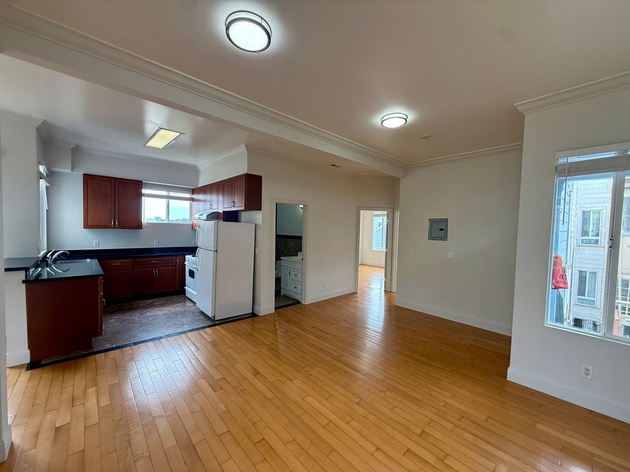 2068 Mcallister St #2068 - Photo 3 of 17