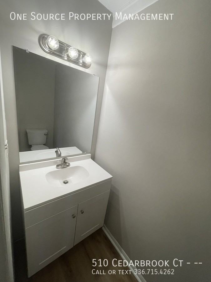 510 Cedarbrook Ct - Photo 3 of 20