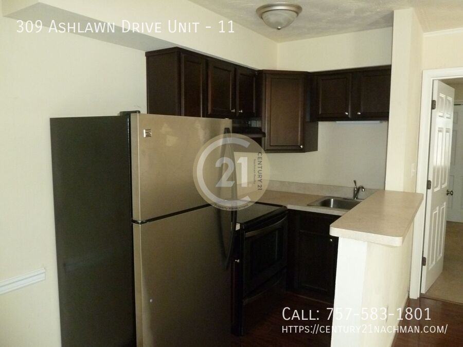 309 Ashlawn Dr #11 - Photo 3 of 5