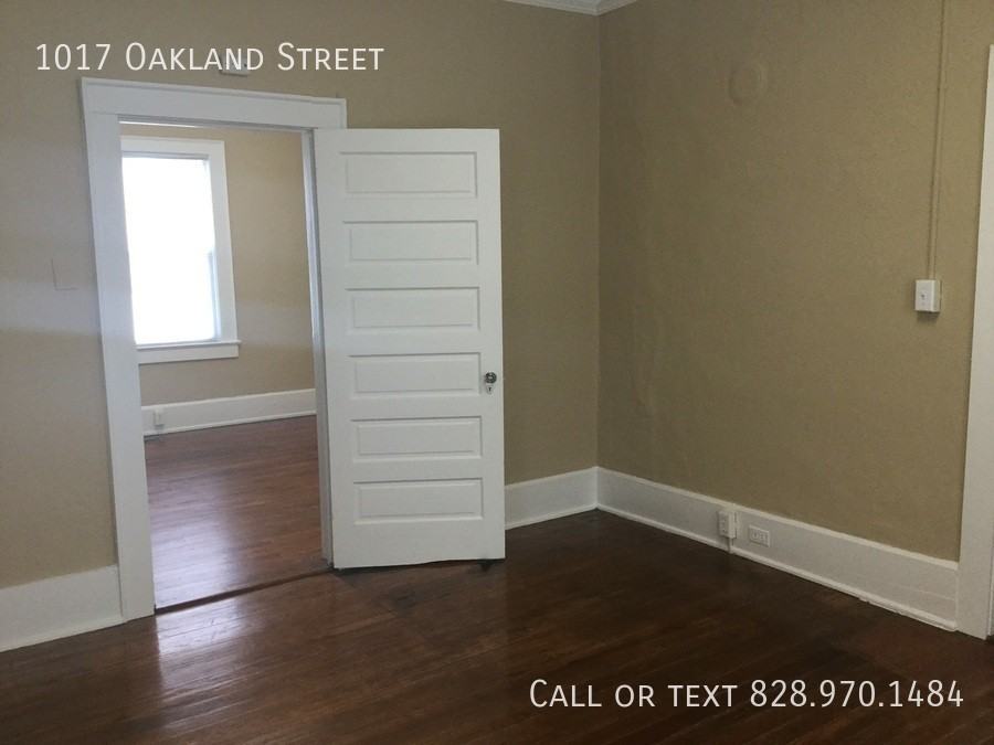 1017 Oakland St - Photo 4 of 15