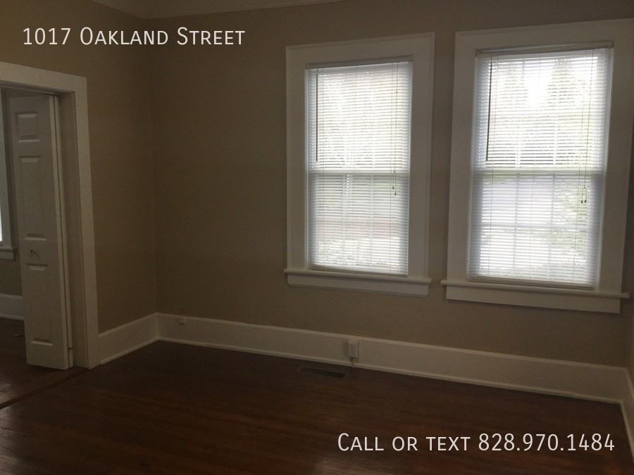 1017 Oakland St - Photo 5 of 15