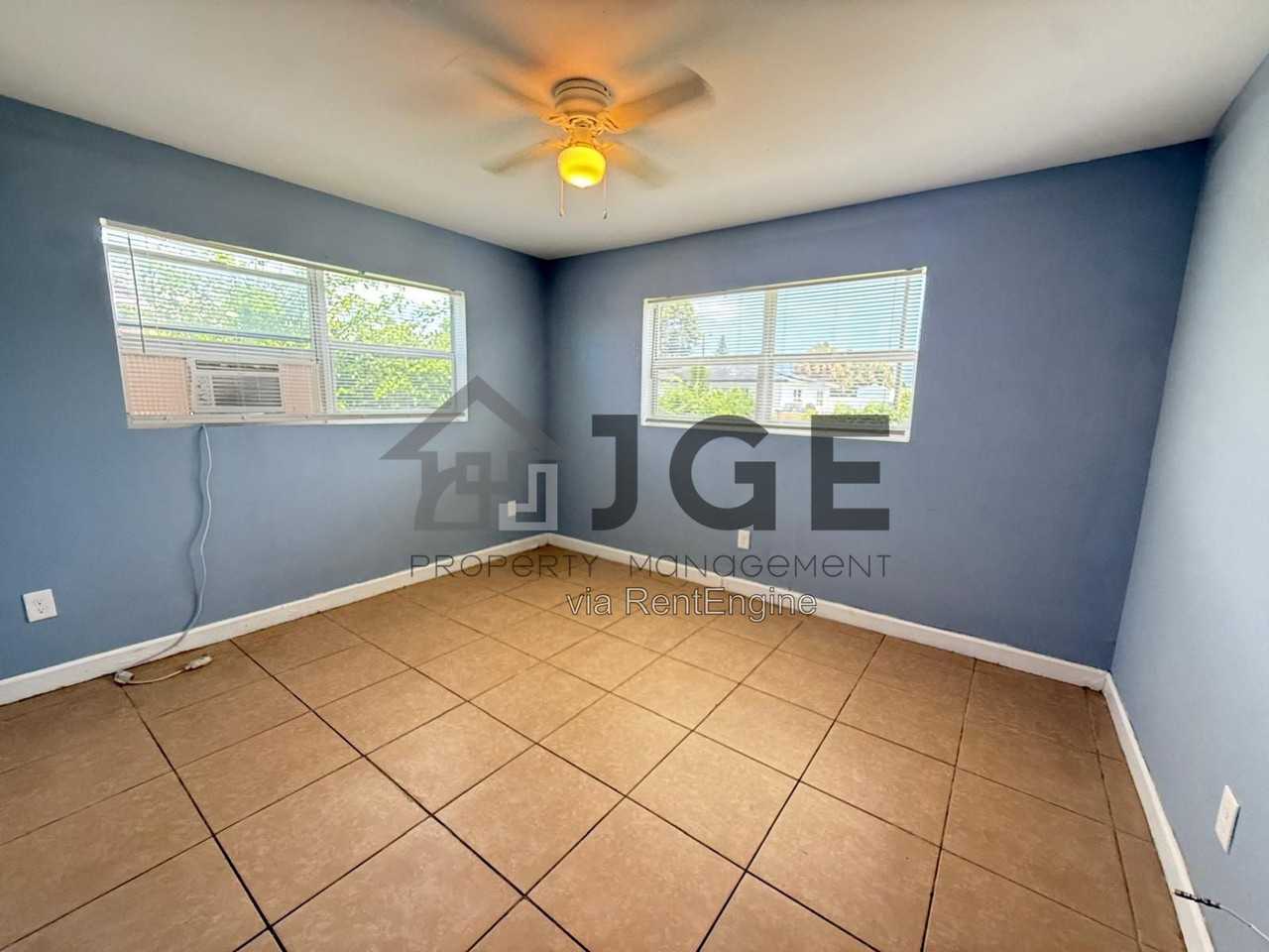 1218 W 25th St - Photo 6 of 11