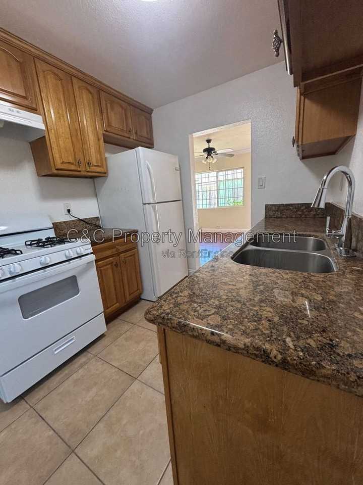 1143 W 91st St - Photo 3 of 14