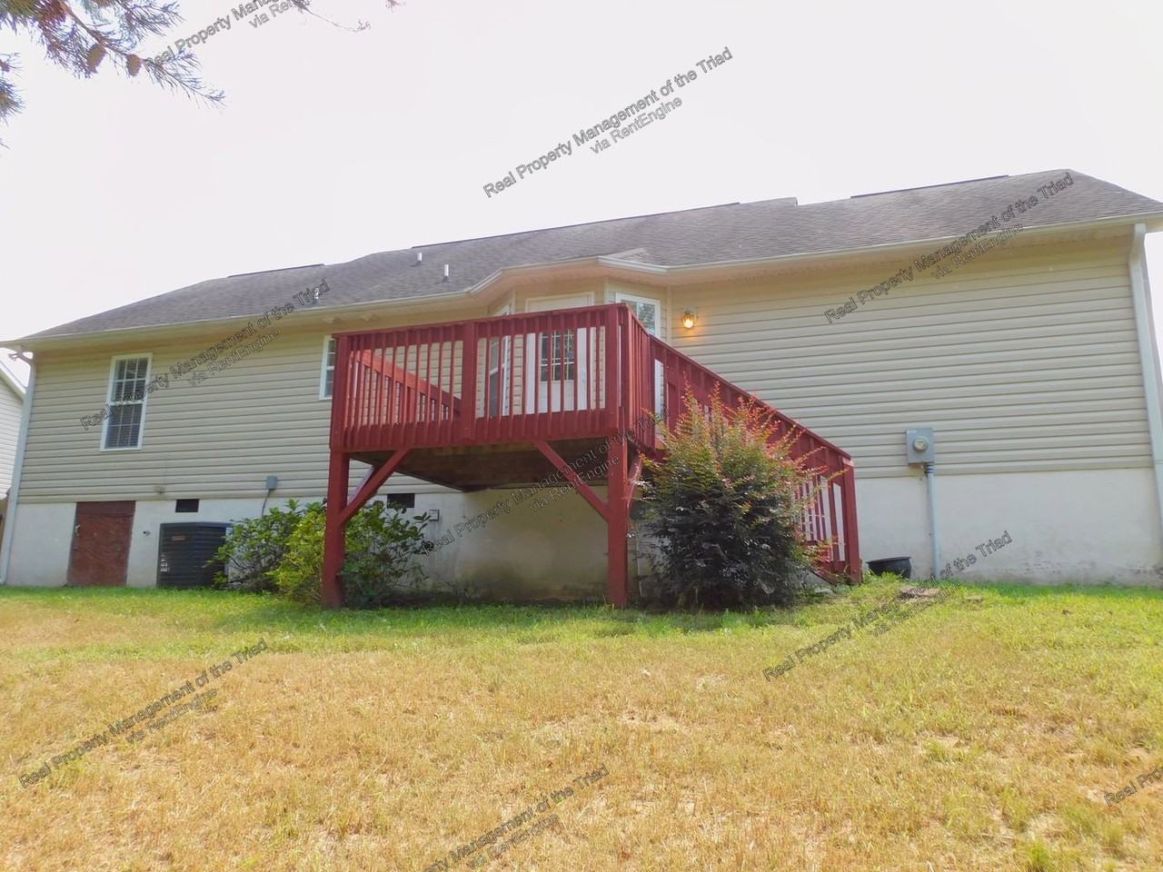4720 Beckel Rd - Photo 6 of 24