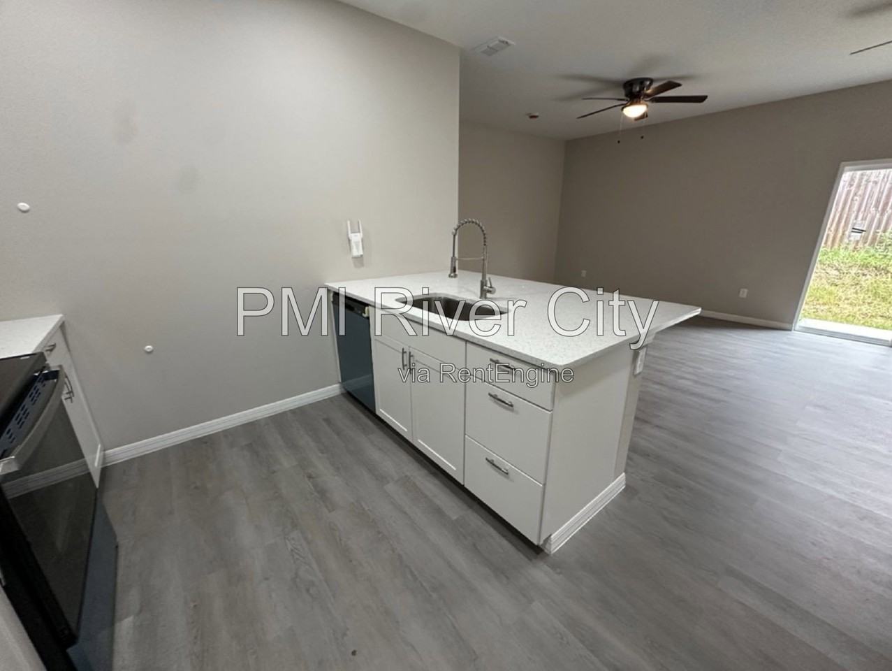 6715 Bakersfield Dr - Photo 2 of 14