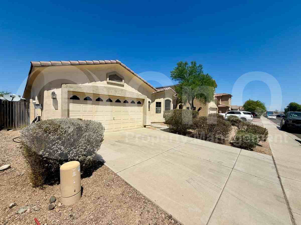12134 W Ironwood St - Photo 3 of 36