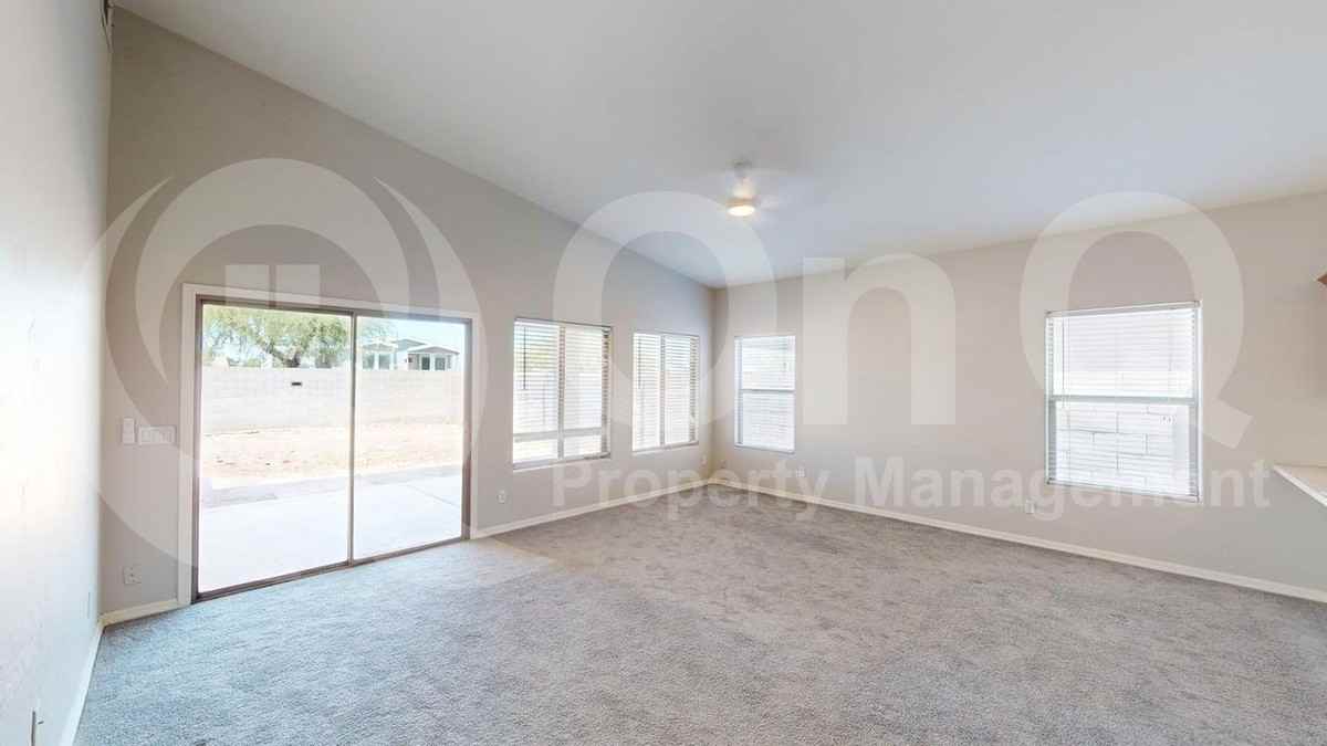 12134 W Ironwood St - Photo 7 of 36