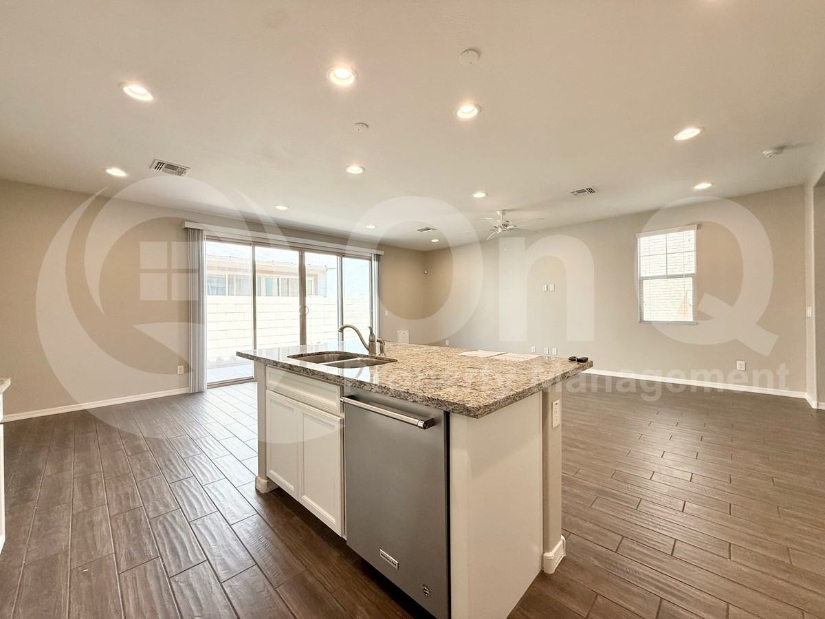 17222 N 9th Pl - Photo 7 of 50