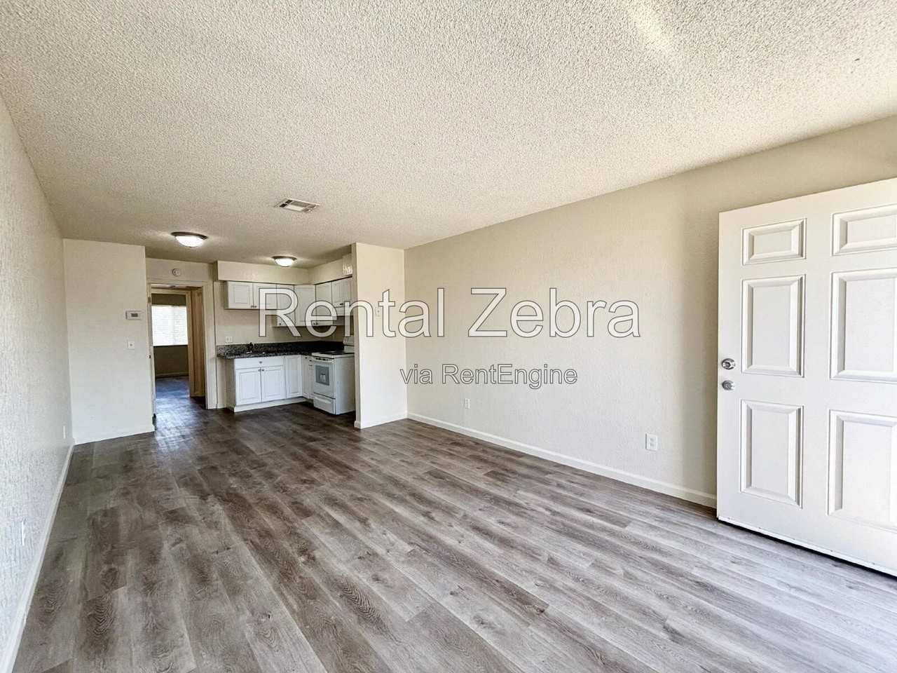 1189 Kelso St - Photo 3 of 12
