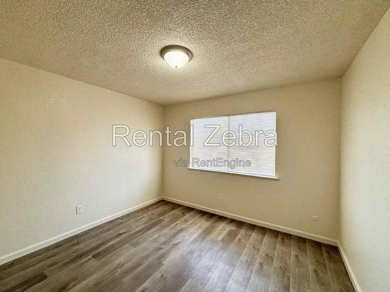 1189 Kelso St - Photo 5 of 12