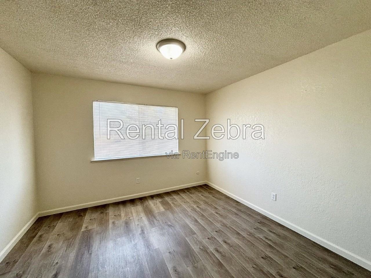 1189 Kelso St - Photo 7 of 12