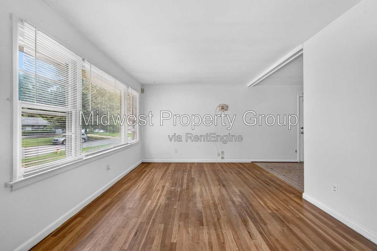 59 Fenwick Dr - Photo 2 of 25