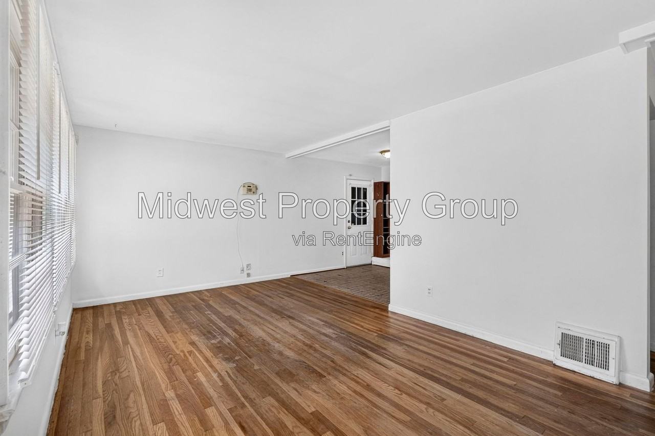 59 Fenwick Dr - Photo 3 of 25