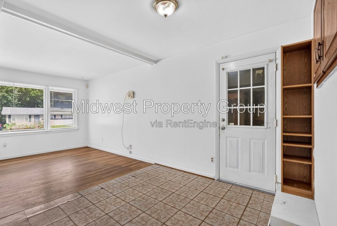 59 Fenwick Dr - Photo 5 of 25