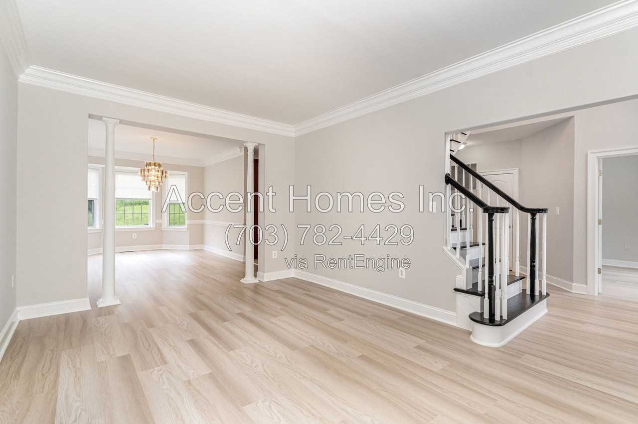 2983 Akron St - Photo 5 of 38