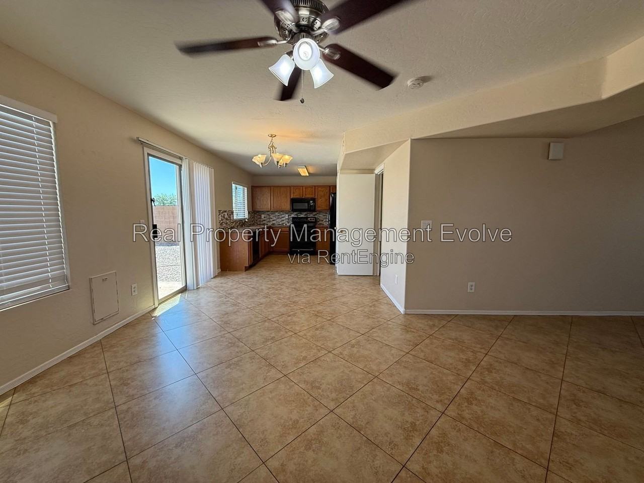 1813 S 63rd Dr - Photo 5 of 27