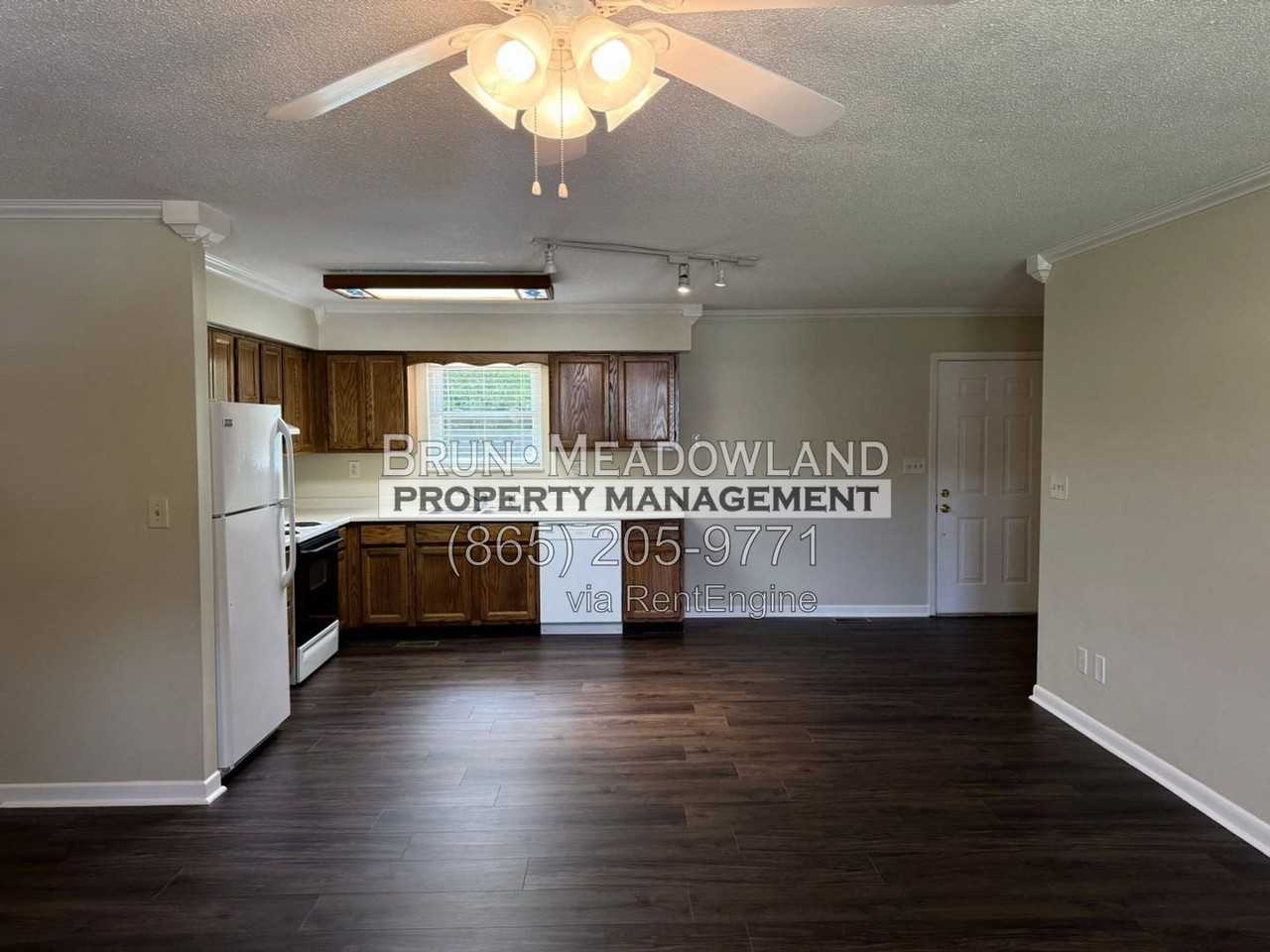 103 Mapletree Ln - Photo 4 of 27