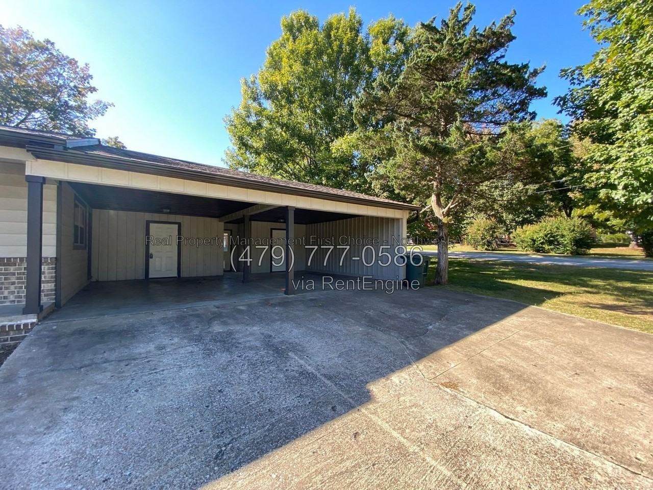2831 N Strawberry Dr - Photo 2 of 29