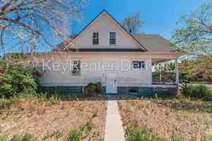 featured image of 929 5th St #3