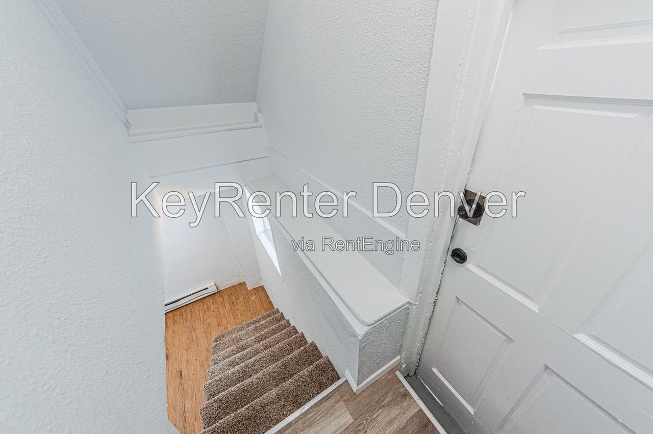 929 5th St #3 - Photo 7 of 43