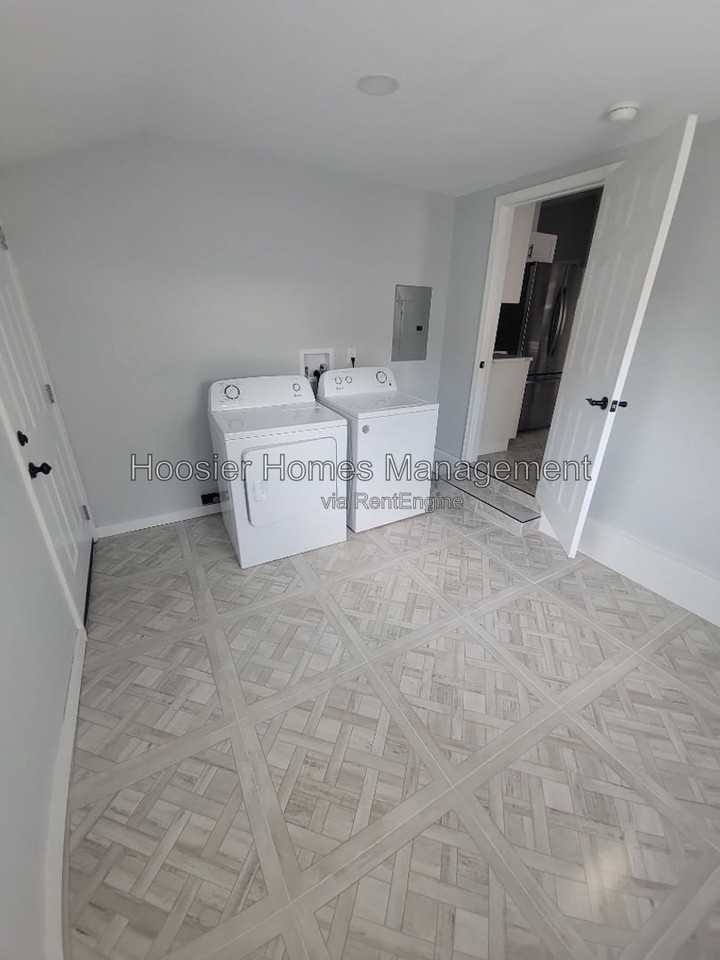 938 Jefferson Ave #1 - Photo 6 of 12