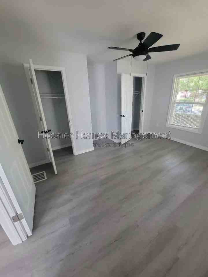 938 Jefferson Ave #1 - Photo 7 of 12
