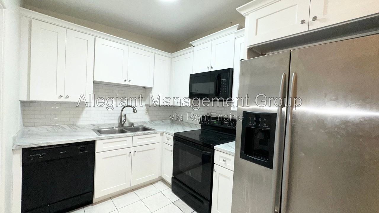 4110 Alverado St - Photo 4 of 21