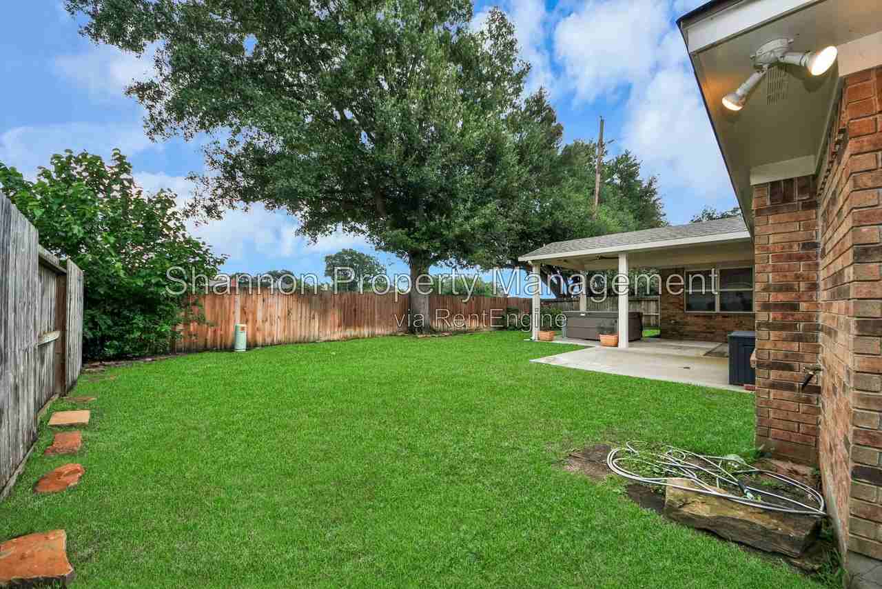 15818 Sweetwater Creek Dr - Photo 6 of 44