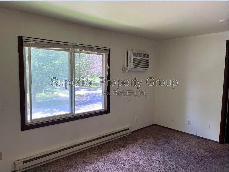 714 N Oak St #7 - Photo 3 of 6