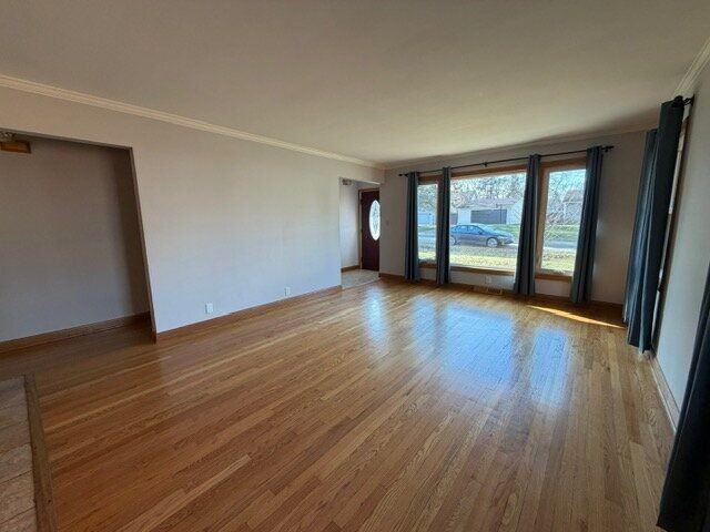 9229 27th Ave - Photo 4 of 31