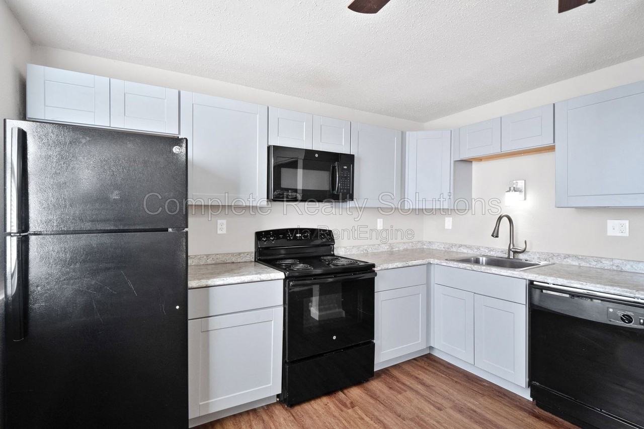 289 Mount Everest Dr #B - Photo 2 of 10