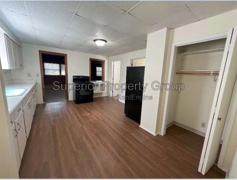 150 S River St #1 - Photo 4 of 14