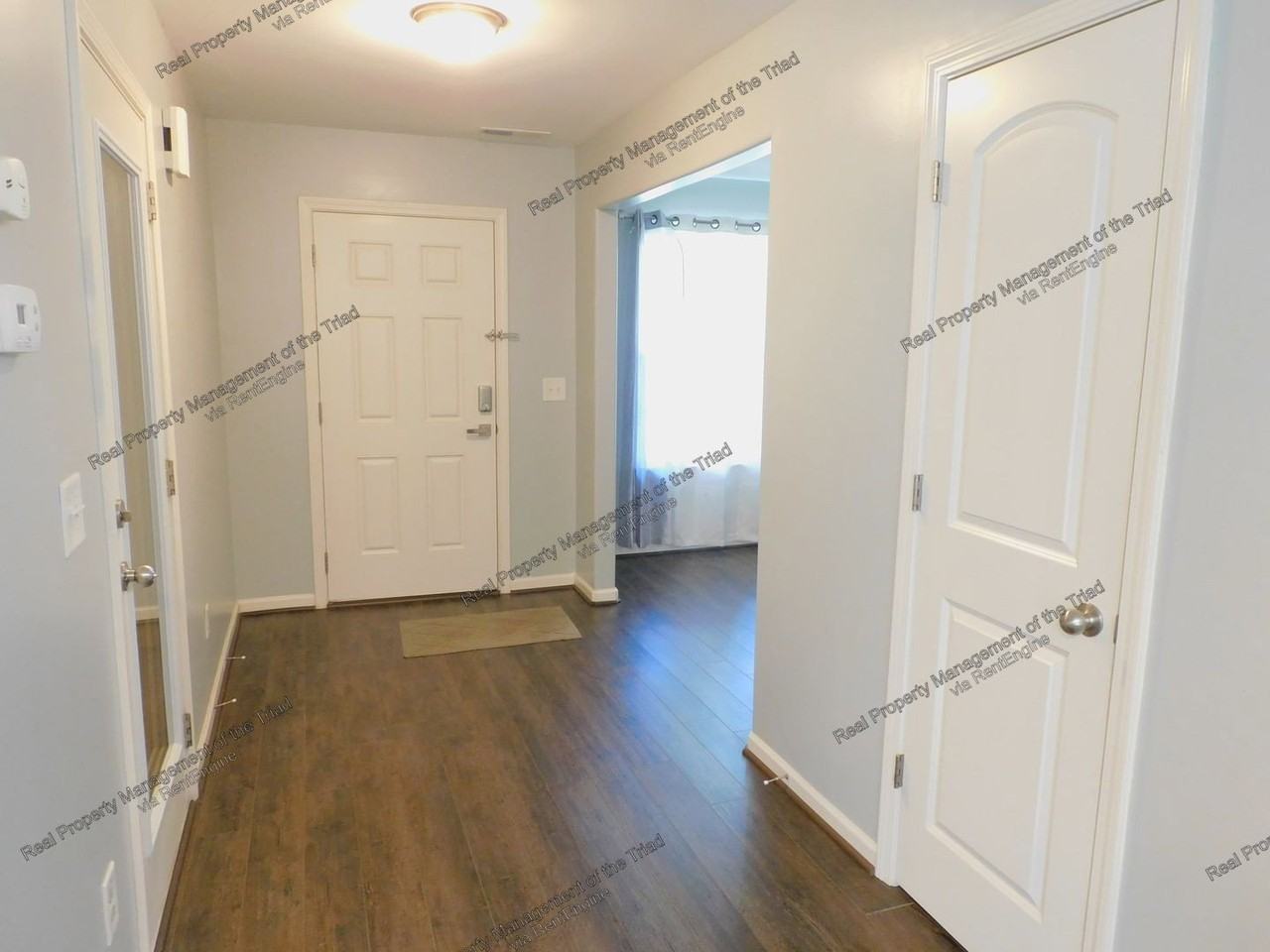 2627 Leighswood Dr - Photo 2 of 31