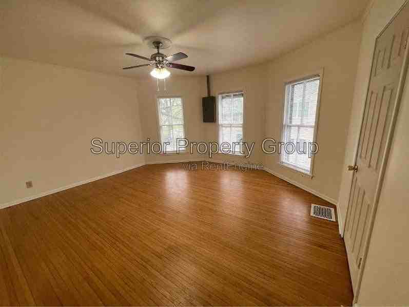 159 S Jackson St - Photo 4 of 16
