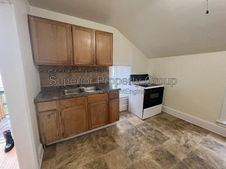 159 S Jackson St - Photo 6 of 16