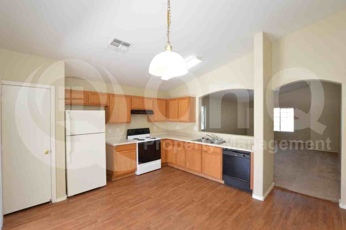 10039 E Crescent Ave - Photo 3 of 24