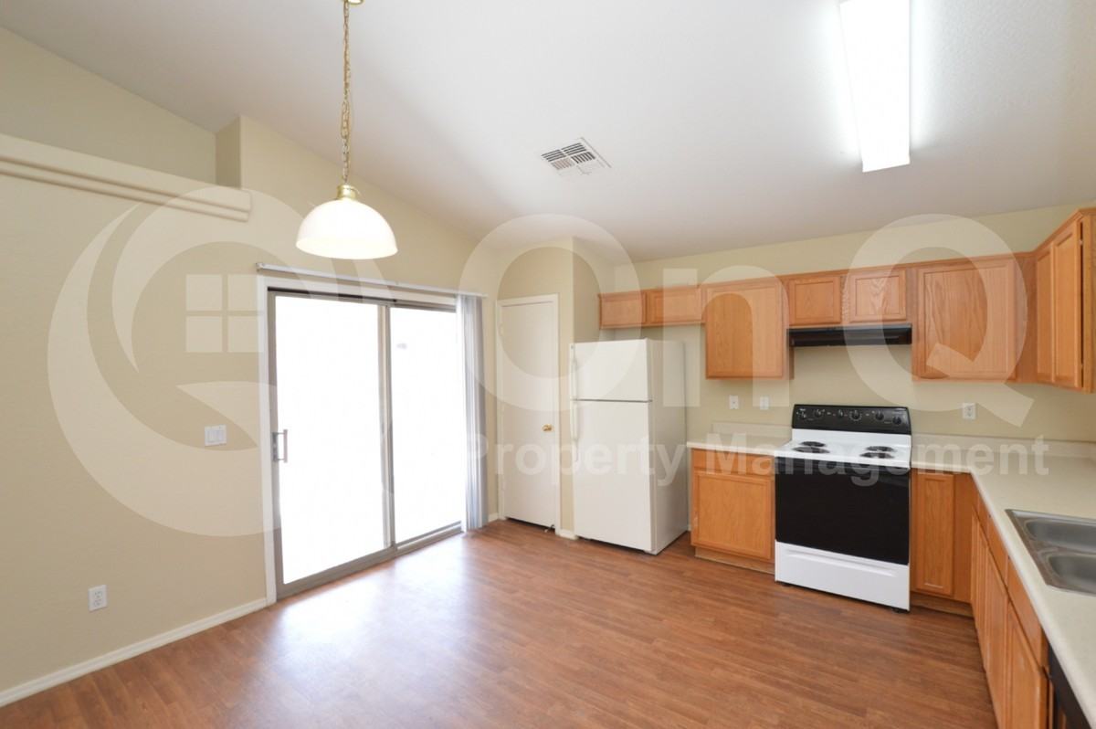 10039 E Crescent Ave - Photo 5 of 24