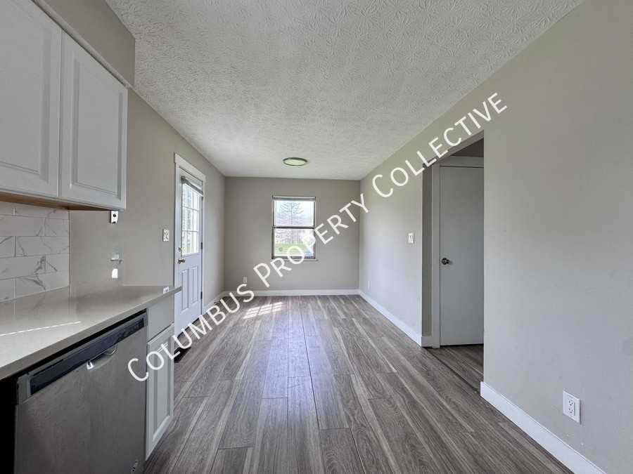 7165 Anne Ct - Photo 6 of 19