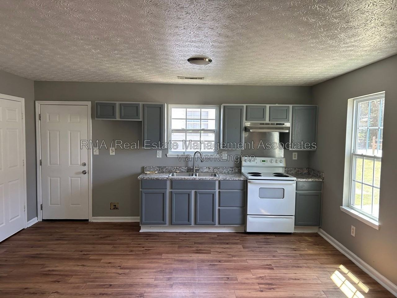 836 Lane St - Photo 3 of 8